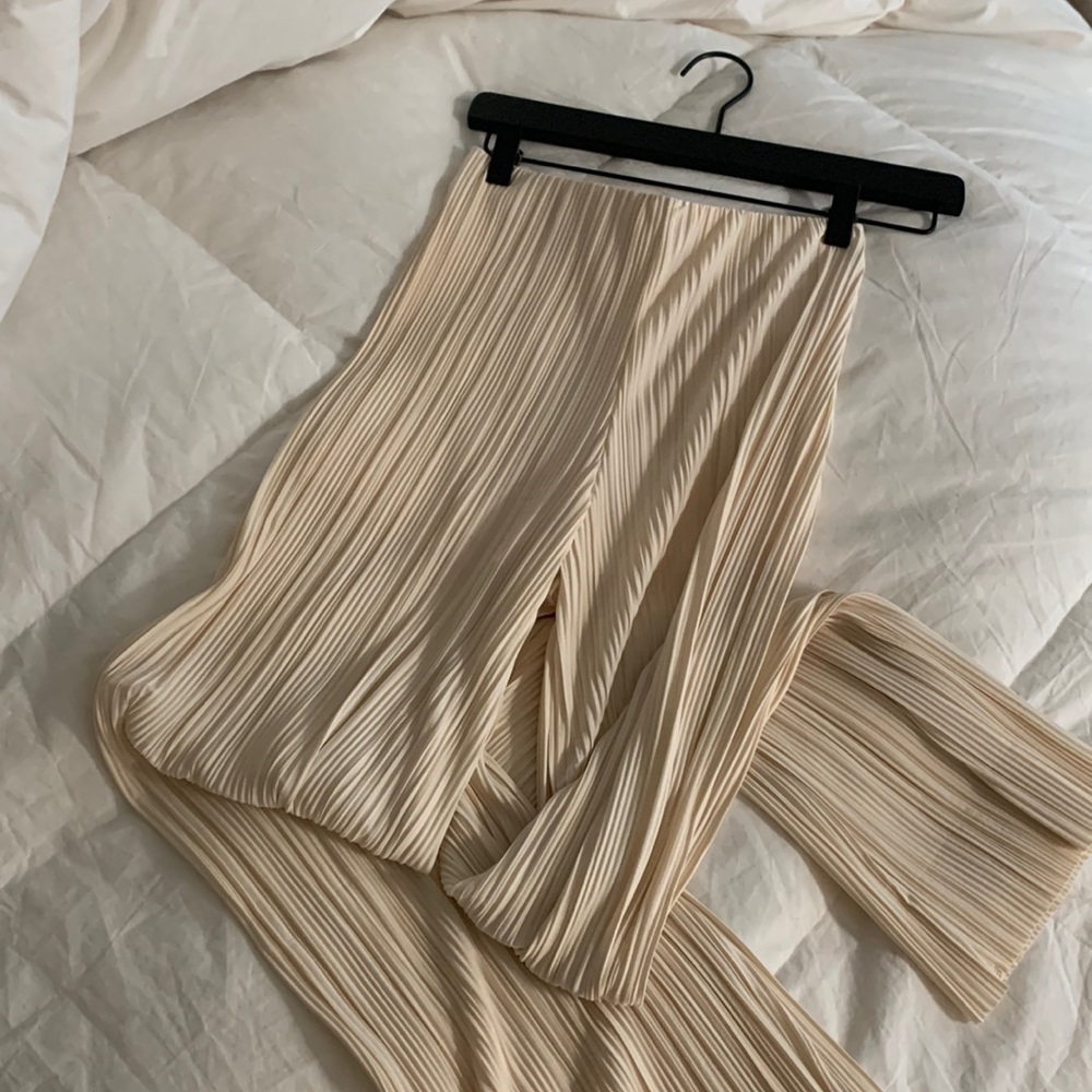 & Other Stories Flowy Cream Pants